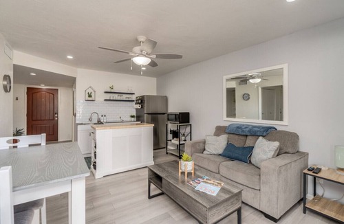 Tucson Condo | Beautiful Country Club Retreat!