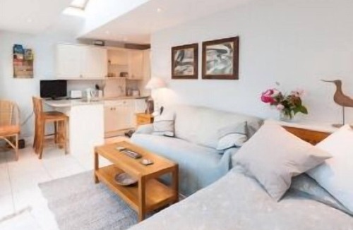 Bosham Cottage | Beautiful Courtyard Studio In The Heart Of Picturesque Bosham