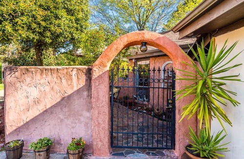 Missouri City House | Beautiful Cozy House W/Heated Saltwater Pool & Spa 💦