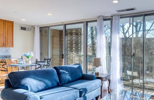 Annandale Condo | “Beautiful, Cozy & Lot of Natural Light Condo!”