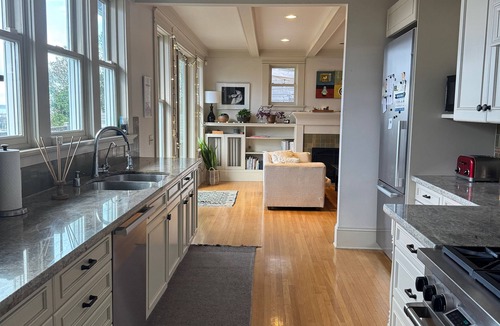 Columbia House | Beautiful Craftsman Home with Sweeping Ocean View
