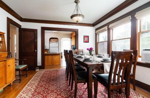 Wallingford House | Beautiful Craftsman with Off-street parking, EV charger, Yard Dogs OK!