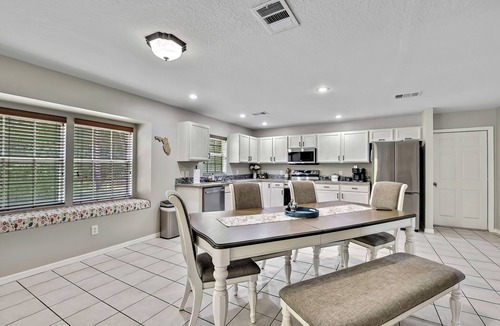 Crystal River House | Beautiful Crystal River, springs, scallops & scuba diving with boat parking!