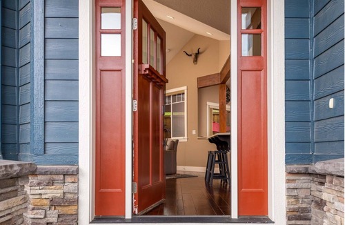 Eugene House | Beautiful Custom Home Centrally Located Near The University of Oregon