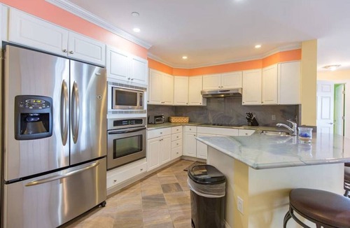 Old Orchard Beach Apartment | Beautiful Direct Ocean Front 2 bedroom w/private balcony