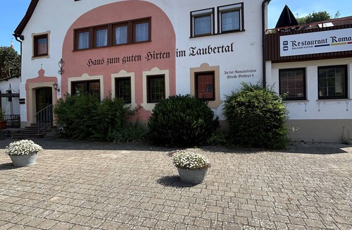 Steinsfeld Apartment | Beautiful double room with smart TV
