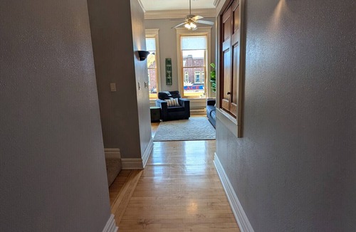 Waverly Apartment | Beautiful Down Town Flat