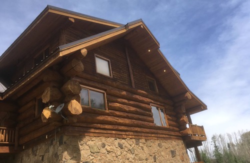 Steam Engine Meadows Cabin | Beautiful Elkhorn log cabin in Brianhead Meadow