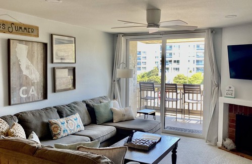 Townsite Condo | Beautiful End Unit Single Level Condo North Coast Village - Walk to the beach!