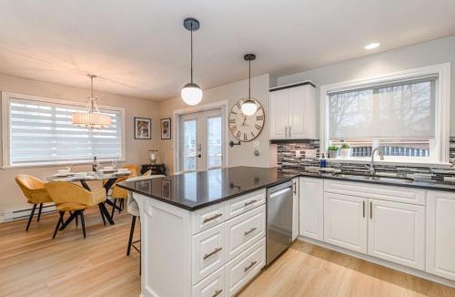Booktown House | Beautiful Executive Home close to the Ocean