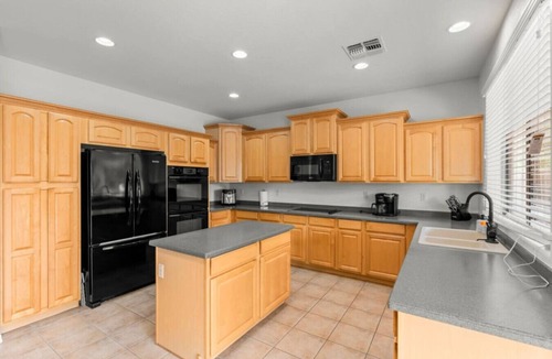 Palm Valley House | Beautiful Extravagant Home in Goodyear