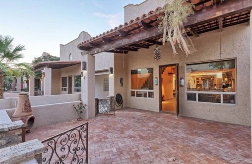 Benito Juarez House | Beautiful family residence only 5 minutes away from the beach.