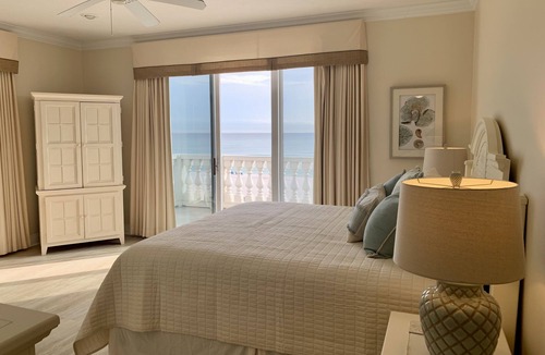 Silver Sands Beach Villa | Beautiful Family Beachfront Home