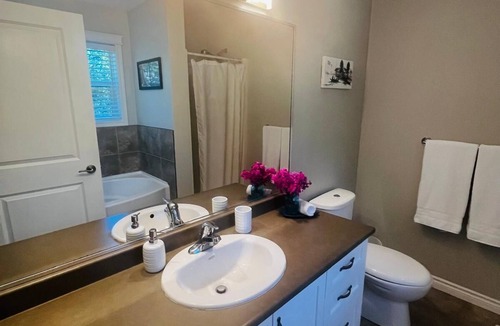 Shawnigan Lake House | Beautiful family 2-bedroom home in Shawnigan Lake!