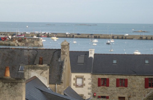 Roscoff House | BEAUTIFUL FAMILY HOUSE, GARDEN, SEA VIEWS, CITY AND NEAR BEACH