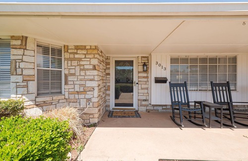 Central Oklahoma City House | Beautiful Farmhouse Style Home Near Lake Hefner
