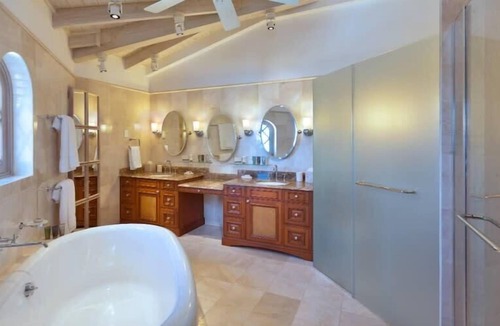 Mount Brevitor Villa | Beautiful Five Bedroom Ocean Front Villa