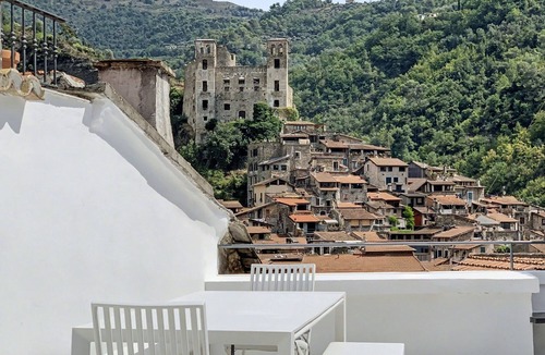 Dolceacqua Apartment | Beautiful Flat with Rooftop Terrace, 4 Beds, 4 Baths, AC, Free Wifi and Garage