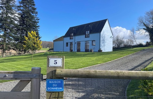Cherence-le-Roussel House | Beautiful 2 Bedroom Refurbished Gite in Rural Normandy