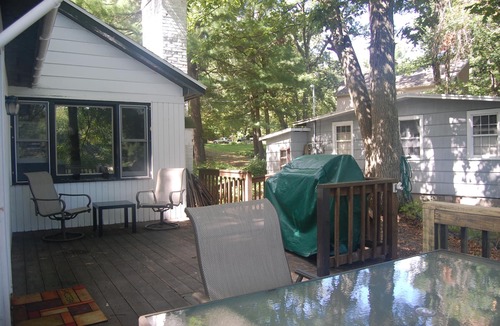 Town of Copake House | Beautiful Getaway - Right on the Lake-Close to Skiing
