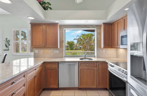 Beachview Country Club Estates House | Beautiful golf course home overlooking the greens and walking distance to the beach NEW!