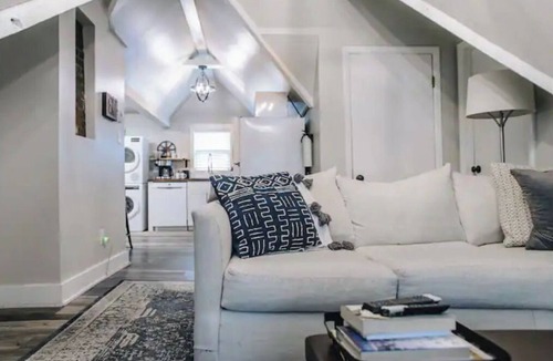 Scranton Apartment | Beautiful Green Ridge Apartment in Scranton