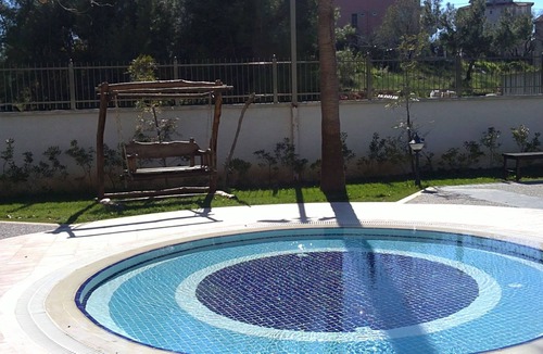 Kemer Mahallesi Apartment | Beautiful ground floor apart' D3 in quiet location in a popular gated community