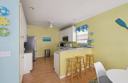 Lakeside House | Beautiful home in Chautauqua community - linens, parking, washer Included