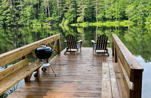 Lake Sequoyah House | Beautiful Highlands Cabin 5 minutes to town!
