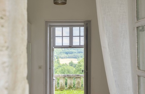 Sers House | Beautiful hillside manor/chateau with private heated pool