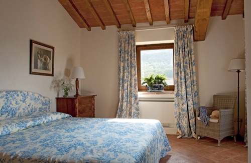 Montelaguardia Villa | Beautiful Hilltop 6 Bedroom Villa near Perugia