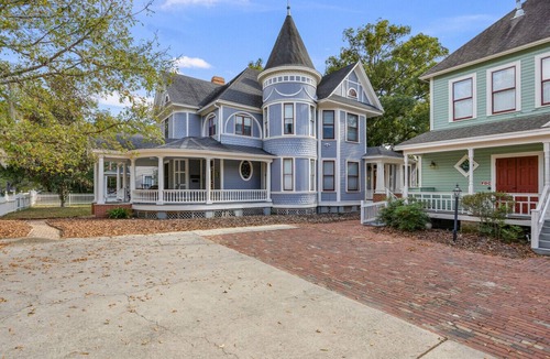 Gainesville Apartment | Beautiful Historic 1 BR Apartment - Walk Downtown