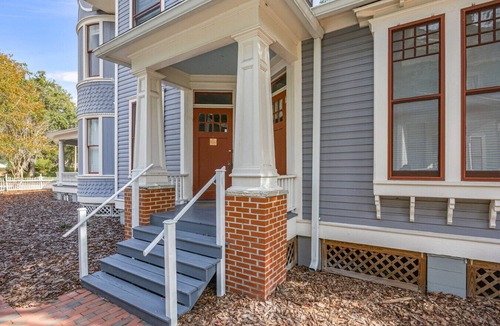 Gainesville Apartment | Beautiful Historic 1 BR Apartment - Walk Downtown