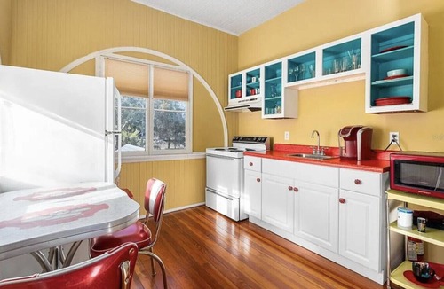 Gainesville Apartment | Beautiful, Historic 1 BR Apartment- Walk Downtown