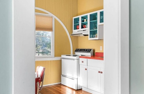 Gainesville Apartment | Beautiful, Historic 1 BR Apartment- Walk Downtown