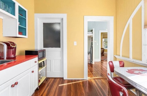 Gainesville Apartment | Beautiful, Historic 1 BR Apartment- Walk Downtown