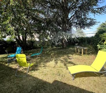Margny-les-Compiegne Apartment | Beautiful house with garden, ideal for a large group