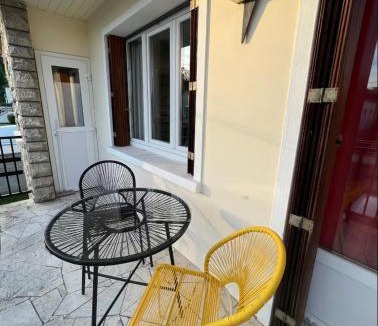 Margny-les-Compiegne Apartment | Beautiful house with garden, ideal for a large group