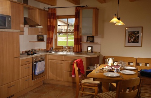 Hallwang Ski Chalet | Beautiful Holiday home on the outskirts, 10 Minutes to Salzburg