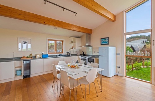 Talland House | Beautiful holiday home with, just a walk away from Talland beach.