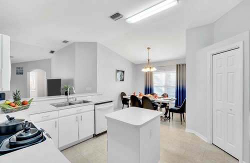 Boyette Springs House | Beautiful home. Free parking, hot tub, laundry, 2 king beds, great for families.