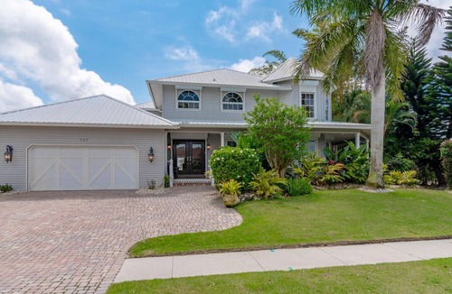 Marco Island House | Beautiful home, ideal for a larger group to gather.