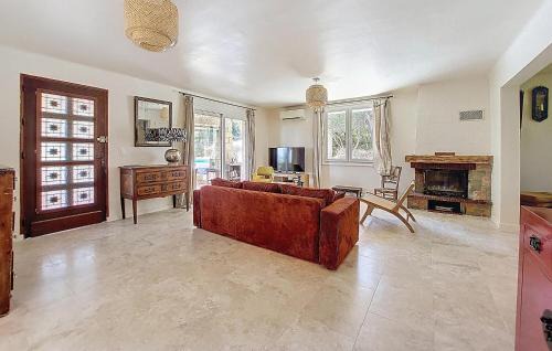 Aramon House | Beautiful Home In Aramon