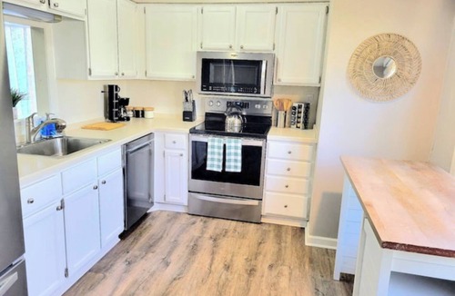 Greenbrier East House | Beautiful home in Chesapeake