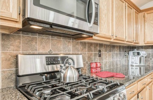 Clovis House | Beautiful Home in Clovis 5BD 3BA in proximity to Yosemite Park