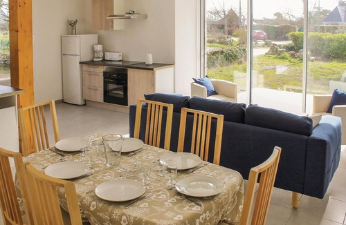 Erdeven House | Beautiful home in Erdeven with WiFi