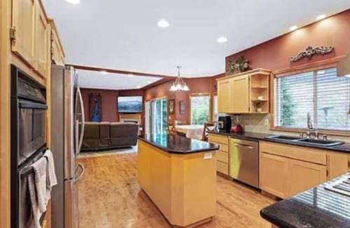 Mead House | Beautiful Home in Higher End Neighborhood Quiet Location