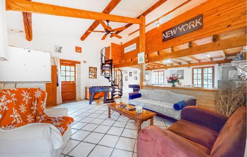 Rioux House | Beautiful Home In Rioux