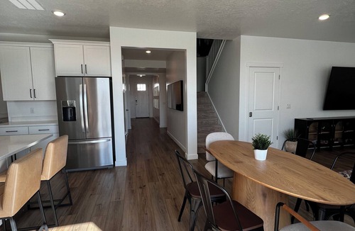 American Fork House | Beautiful home near Thanksgiving Point. Views of Utah Lake, sunrise and sunset