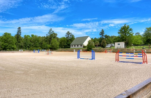 Aiken House | Beautiful Home on Horse Farm, Bring your dogs or friends - close to golf too!